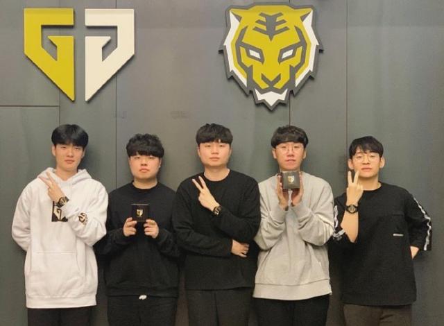 格局推动体 格局推动体